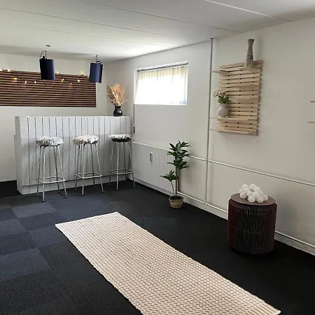120 Kvm Med Have I Kaelderniveau Apartment