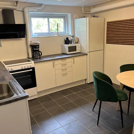 Apartment 120 Kvm Med Have I Kaelderniveau Tollose